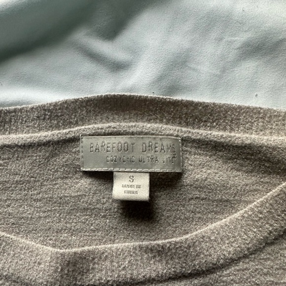 Barefoot Dreams Pajama Set - size small - Picture 3 of 3